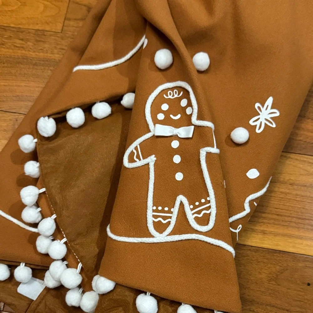 Wondershop Gingerbread House Tree Skirt in Warm Brown with White Accents